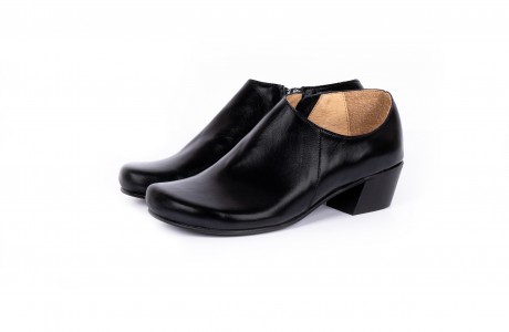 black low heel shoes