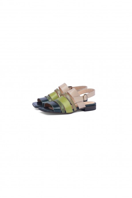 Flat leather sandals for women 